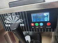 Geweldige Commerciële Automatische Ijsmachine Voor Restaurants Voor Meerdere Bedrijfsinstellingen Voor Melkfruitwateringrediënten