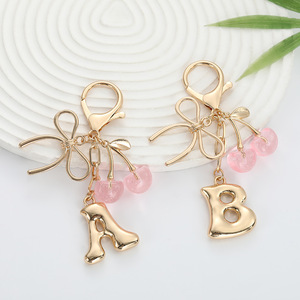 Porte-clés 26 lettres avec cerise et nœud, breloque de sac plaqué<span class=keywords><strong>e</strong></span> or avec initiale, accessoires personnalisés pour femme - Product Image 3