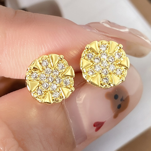 <span class=keywords><strong>2025</strong></span> New Arrival Tuyên Bố 18K Vàng Mạ Không Thấm Nước Cubic Zirconia Stud Bông Tai Phụ Nữ - Product Image 1