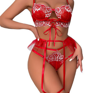 Lencería Sexy Roja Nueva <span class=keywords><strong>de</strong></span> <span class=keywords><strong>2023</strong></span>, Ropa Interior Divertida Bordada con Malla y Lazos para las Piernas, Conjunto <span class=keywords><strong>de</strong></span> 3 Piezas para Fiesta en la <span class=keywords><strong>Piscina</strong></span> para Mujer - Product Image 1