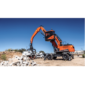 Nouvelle pelle hydraulique sur roues DX210WMH-5 de 25,9 tonnes et 9,5 m pour la manutention de matériaux en entrepôt forestier et le chargement de bois - Product Image 2