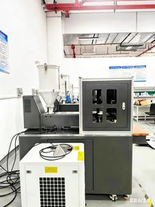 Machine de moulage basse pression avec extrudeuse pour matériaux EVA et PO - Product Image 3