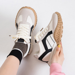 รองเท้าผ้าใบผู้หญิงสไตล์เยอรมันสำหรับฤดูหนาว ฤดูใบไม้ผลิ ฤดูร้อน ปี 2026 ระบายอากาศได้ดี พื้นหนา รองเท้าลำลองแบบผูกเชือกด้านหน้า - Product Image 4