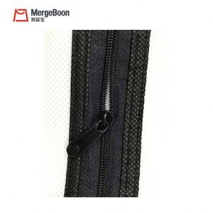 Échantillon gratuit Mergeboon : housse de robe de mariée extra longue et respirante avec logo RPET - Product Image 6