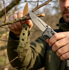 Cuchillo Plegable de Acero Inoxidable de Alta Calidad con Hoja Dentada para Camping, Caza y Actividades al Aire Libre, con Mango G10, OEM - Product Image 4