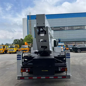 Camion nacelle isolé 1SUZU pour travaux aériens haute tension, idéal pour l'entretien électrique - Product Image 5