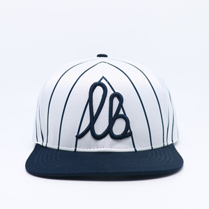 Gorra de Béisbol de 6 Paneles con Rayas Blancas y Negras, Diseño de Alto Rendimiento, Logotipo Bordado en 3D, Visera Plana - Product Image 1