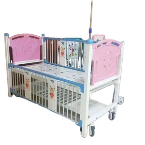 수동식 이중 크랭크 소아용 병원 침대 (만화 캐릭터 안전 가드 포함) 어린이 의료 간호용 침대 (IV 폴 포함) - Product Image 1