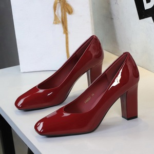 Escarpins à talon épais en cuir verni pour femme, style professionnel simple et élégant - Product Image 4