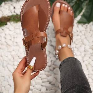 Nouvelles pantoufles d'été 2025 grande taille pour femmes, couleur unie, tissées, simples, pour la plage et le quotidien - Product Image 4