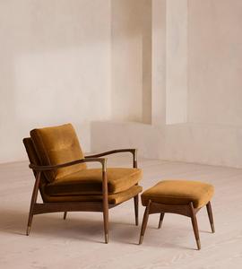 Conjunto de Sillones de Madera Maciza Estilo Mid-Century Personalizado, Sillón con Tapicería Bouclé y Otomana, Detalles Metálicos en Tono Latón para Sala de Estar - Product Image 6