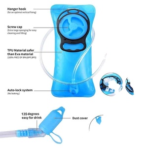 MUESTRA GRATUITA Mochila de Hidratación Ligera con Bolsa de Agua de 2L para Hombres y Mujeres - Product Image 6