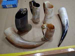 Auténtica jarra de cuerno vikingo para beber hecha a mano taza de cerveza de cerámica Natural vendedor superior para regalos de negocios - Product Image 3