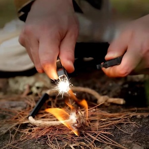 Bracelet de survie en plein air avec sifflet et allume-feu en silex - Product Image 5