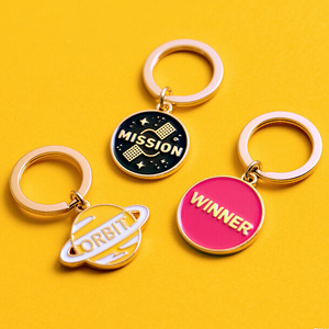 Ensemble de porte-clés pour couple - Noms et date personnalisés - Design pour lui et pour elle - Cadeau d'anniversaire - Product Image 3