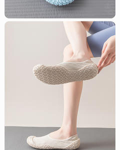 Zapatillas de fitness para interiores con diseño tipo calcetín, versátiles, ligeras, antideslizantes, transpirables, para yoga y entrenamiento con cuerda. - Product Image 5