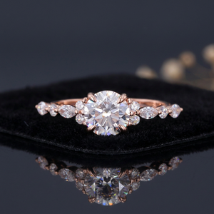 Anillo de compromiso con diamante blanco de corte redondo de 8 mm |   Anillo de Plata Chapado en Oro de 18K con Piedras Cultivadas en Laboratorio |   Joyería nupcial minimalista para mujer - Product Image 3