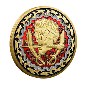 Pièce commémorative en métal plaqué sur le thème des pirates, avec crâne et épée, éléments rouge, bleu et or, collection 3D, décoration de bureau - Product Image 2