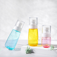 Flacon pulvérisateur cosmétique rechargeable en plastique transparent, design ergonomique de poche pour distribuer une brume hydratante, un tonique pour le visage