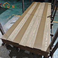 Planches de terrasse en composite WPC à grain de bois pour l'extérieur, à faible entretien, idéales pour les projets de paysagisme moderne