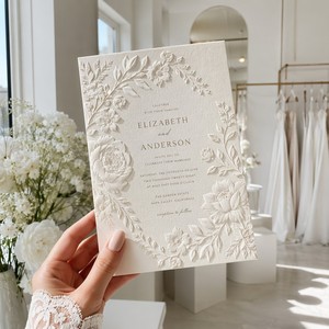 การ์ดเชิญกระดาษฝ้ายลายนูนสามมิติ Qiaohan แบบกำหนดเองได้ พร้อมพิมพ์แบบ Letterpress บนกระดาษแข็งสีสันสดใส สำหรับบริษัทจัดงานอีเว้นท์ - Product Image 2