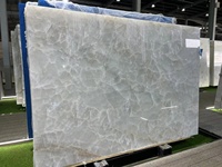 Dalle de panneau mural en marbre onyx rose cristal rétro-éclairé translucide âge de glace grande dalle polie imperméable
