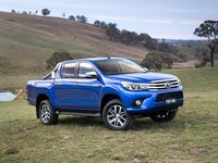 Toyota Hilux Revo Diesel 4x4 Pickup d'occasion 2014 |   Origine Japon, automatique, conduite à gauche, norme Euro VI, idéal pour le travail et les déplacements tout-terrain, export