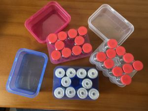 Boîtes en plastique PP transparentes étanches à 2 compartiments pour flacons de peptides cosmétiques de 10 ml, support pour 2 flacons de 3 ml, vente en gros - Product Image 6