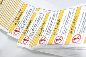 Benutzerdefiniertes Logo Glänzende Wasserfeste Lebensmittelverpackung Heißschmelzklebstoff Selbstklebende Goldprägung Etikettenaufkleber Rolle Benutzerdefinierte Form <span class=keywords><strong>OFUN</strong></span> - Product Image 4