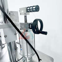 Machine de remplissage, scellage et bouchage semi-automatique linéaire pour aérosols, haute précision, facile à utiliser, pour gaz/huile, produits chimiques, cosmétiques
