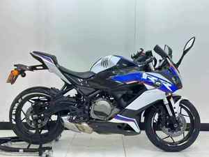 Motocicletas de Carreras Qianjiang Ch Streetbikes SR350, de Gasolina, Bicilíndricas, Refrigeradas por Agua, con Inyección Electrónica de Combustible, 353cc, <span class=keywords><strong>Chila</strong></span> - Product Image 3