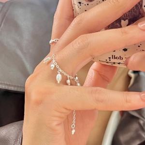 S925 Silver Natural Freshwater <b>Pearl</b> Chain <b>Ring</b> for Women Casual Style Inlay Setting Niche Design Adjustable Pull-Out Cut Beads - Product Image 1