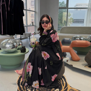 Abaya <span class=keywords><strong>Kimono</strong></span> <span class=keywords><strong>Cardigan</strong></span> Modeste en Chiffon Imprimé à Manches Longues avec Hijab pour Femmes Musulmanes, Vêtement d'extérieur Maxi Ouvert sur le Devant à Motifs Floraux - Product Image 1