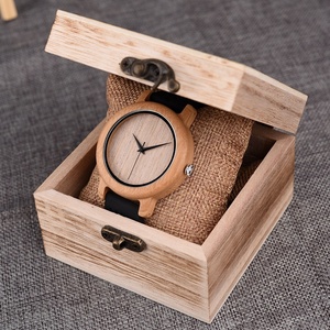 Orologio al quarzo <span class=keywords><strong>in</strong></span> bambù da uomo e da <span class=keywords><strong>donna</strong></span> con Logo personalizzabile con cinturino <span class=keywords><strong>in</strong></span> <span class=keywords><strong>Silicone</strong></span> colorato - Product Image 5