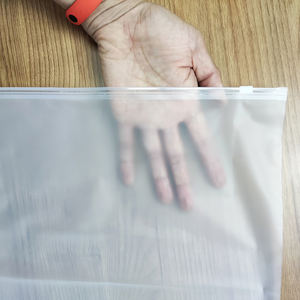 Sacs à fermeture éclair en amidon de maïs biodégradable recyclable revêtement aqueux HDPE certifié CE logo imprimé personnalisé emballage givré vêtements - Product Image 3