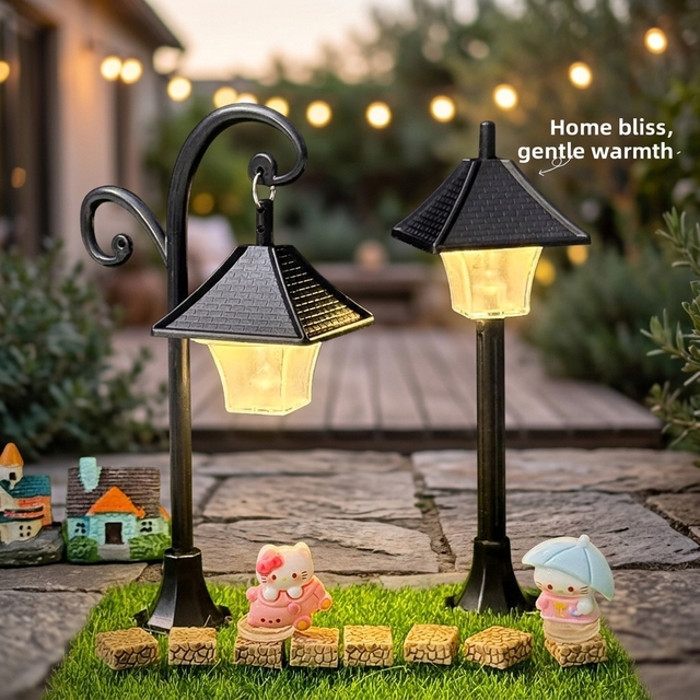 Cartoon Miniature Figurines, Two-Tone Shiny Miniature Model Lights, Mini Plastic Crafts, Desktop Ornaments, Cute Home Decor