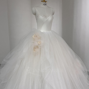 Robe de mariée de luxe en tulle Nt127, robe de bal romantique de princesse avec bretelles spaghetti et taille fleurie Jancember - Product Image 4
