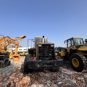 <span class=keywords><strong>Wheel</strong></span> <span class=keywords><strong>Loader</strong></span> <span class=keywords><strong>Komatsu</strong></span> <span class=keywords><strong>WA380</strong></span> Bekas, Kapasitas Angkut 5 Ton, Pompa Hidrolik Asli, Kondisi Baik, Dijual dengan Harga Murah - Product Image 2