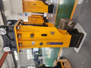 Martillo Hidráulico SOOSAN SB 70 Tipo Caja para Excavadoras de 16-21 Toneladas, Maquinaria de Construcción, Motor con 1 Año de Garantía - Product Image 5