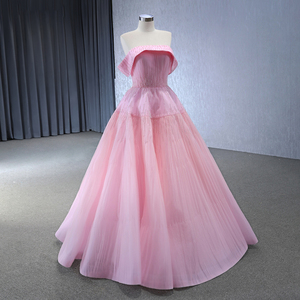 Robes de bal sur mesure, robes de bal longues en tulle rose à volants, robes de soirée à épaules dénudées, Rsm241002-3 - Product Image 3