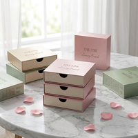 Boîte cadeau rigide faite à la main pour bébé, style tiroir en carton, pour la fête de naissance, emballage de vêtements pour nouveau-né garçon ou fille, personnalisable