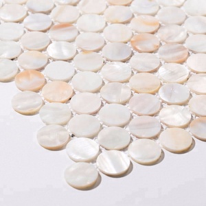 Mosaico de Conchas Naturales Redondas de Alta Gama para Decoración de Paredes - Product Image 1