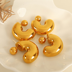 Boucles d'oreilles clous plaquées or en forme de C, design géométrique, en acier inoxydable, bijoux de mode pour soirée EH702 - Product Image 1