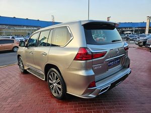 Lexuss LX <span class=keywords><strong>570</strong></span> 5.7L V8 VIP a/t สีเทา2021รถได้รับการดูแลอย่างดีและพร้อมที่จะไปปลอดภัยและเชื่อถือได้ - Product Image 4