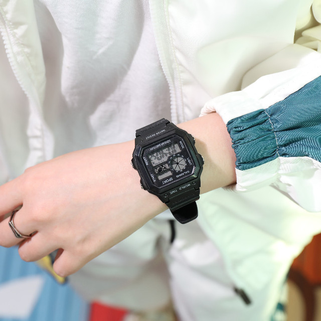 Fashion Outdoor Sports Multifunctional Watch Square Plastic Electronic Watch Unisex Simple Man Women Student Digital Watch