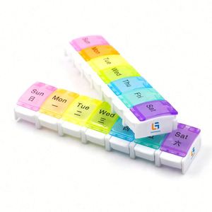 กล่องยาใสแบบกันเด็กเปิดได้ 7 วัน วัสดุ PP ปลอดสาร BPA สำหรับขายส่งรายสัปดาห์ ดีไซน์เปิดแบบสปริง  รับทำโลโก้ตามสั่ง เหมาะสำหรับพกพาเดินทาง - Product Image 4