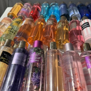 น้ำหอมแบรนด์แท้ขายส่ง กลิ่นหอมติดทนนาน 250 มล. โอ เดอ ปาร์ฟูม วิคตอเรีย ซีเคร็ท น้ำหอมสำหรับผู้หญิง บอดี้มิสต์ - Product Image 5