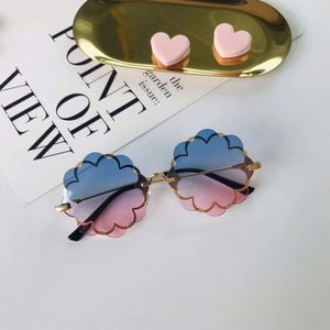 Gafas de Sol Infantiles de Moda, Lujosas y Lindas para Niños y Niñas, sin Montura, con Forma de Flor, 2020 - Product Image 5