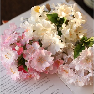 Ramo de Flores de Cerezo Artificiales de Tallo Corto, 3 Ramas por Paquete, Flores Artificiales de Melocotón de Primavera para Decoración del Hogar - Product Image 4