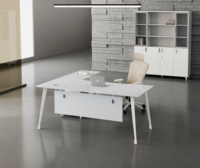 Table de direction personnalisée de luxe Verre de haute qualité Conceptions sur mesure pour des bureaux sophistiqués